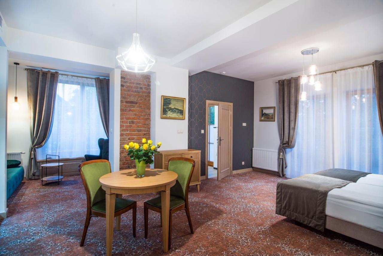 Hotel Dwa Ksiezyce Kazimierz Dolny Kültér fotó