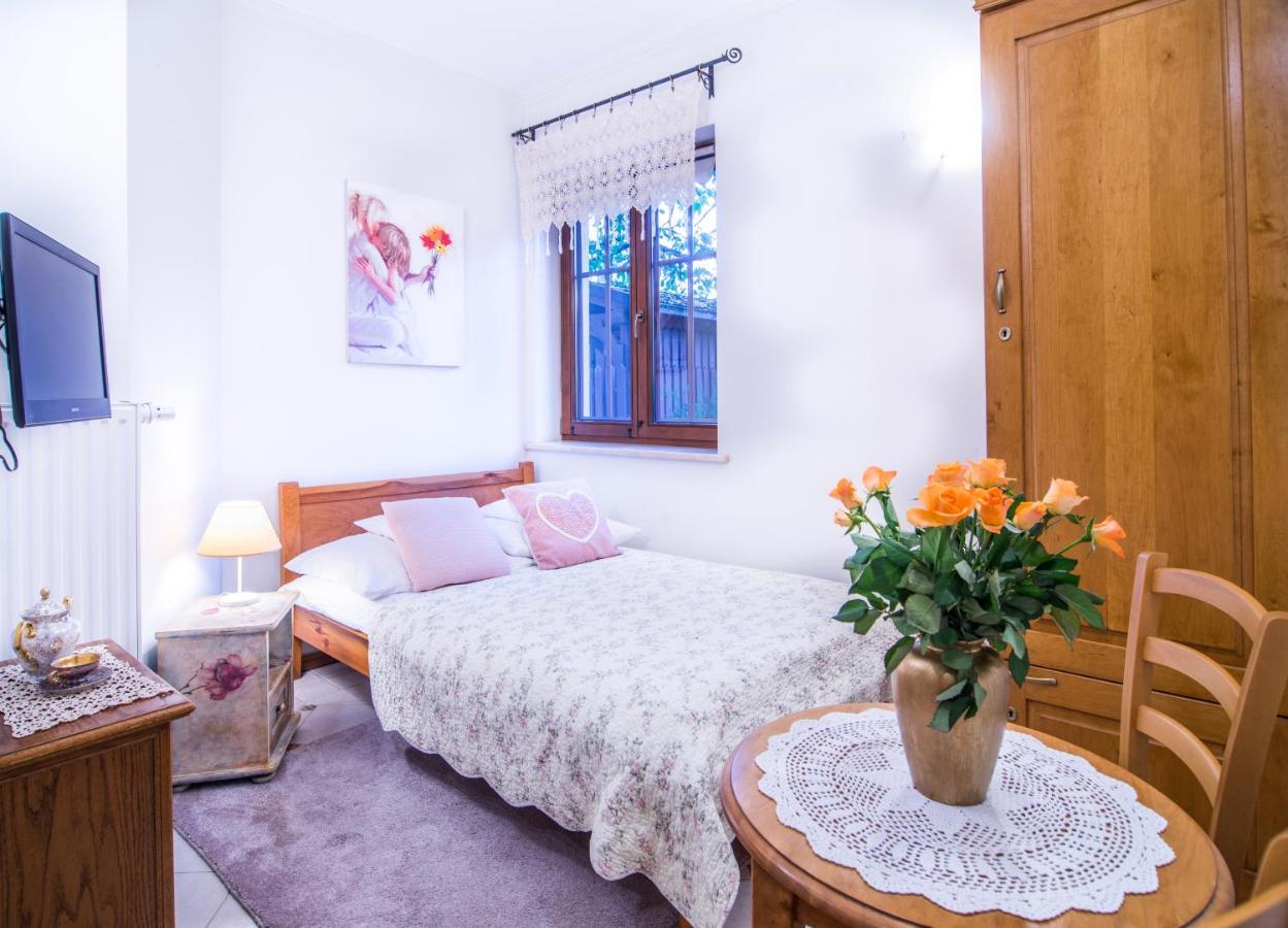 Hotel Dwa Ksiezyce Kazimierz Dolny Kültér fotó