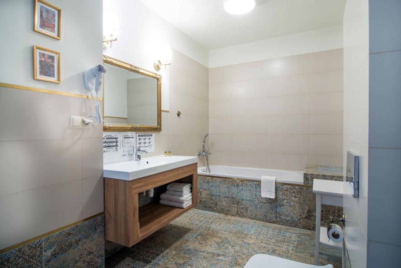 Hotel Dwa Ksiezyce Kazimierz Dolny Kültér fotó