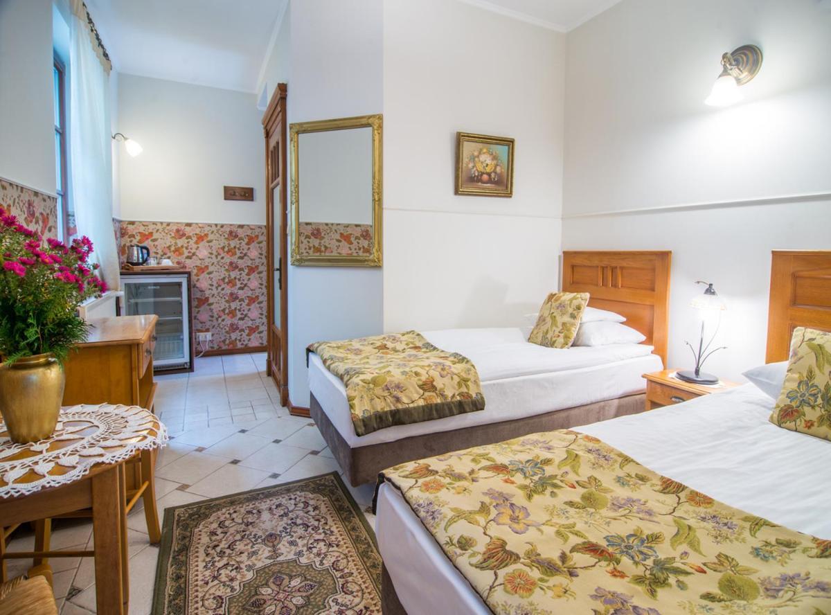 Hotel Dwa Ksiezyce Kazimierz Dolny Kültér fotó