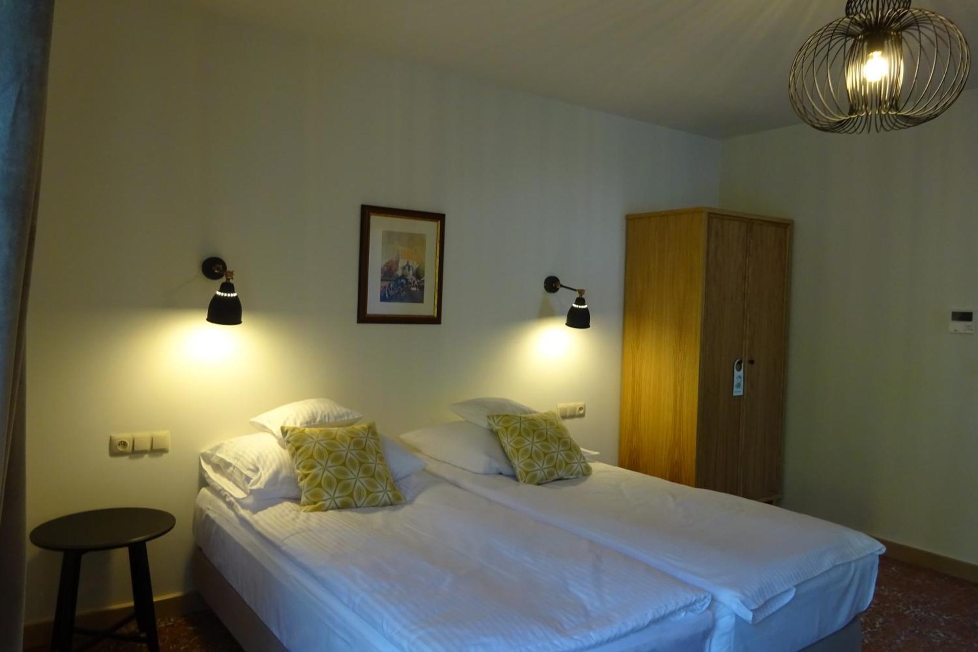 Hotel Dwa Ksiezyce Kazimierz Dolny Szoba fotó