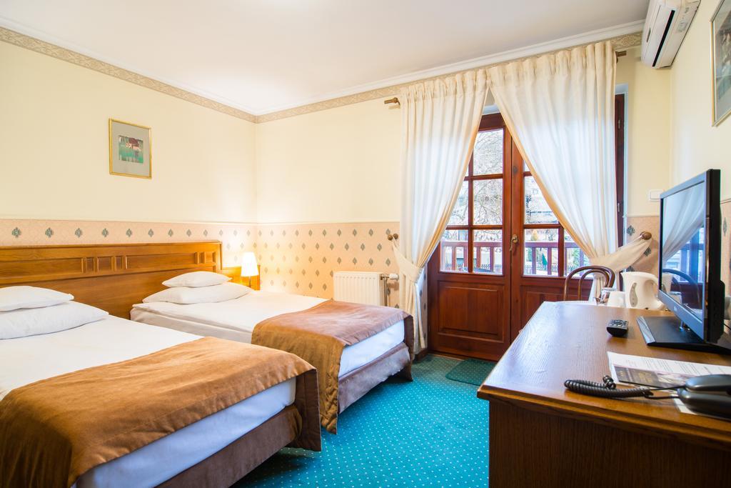 Hotel Dwa Ksiezyce Kazimierz Dolny Kültér fotó